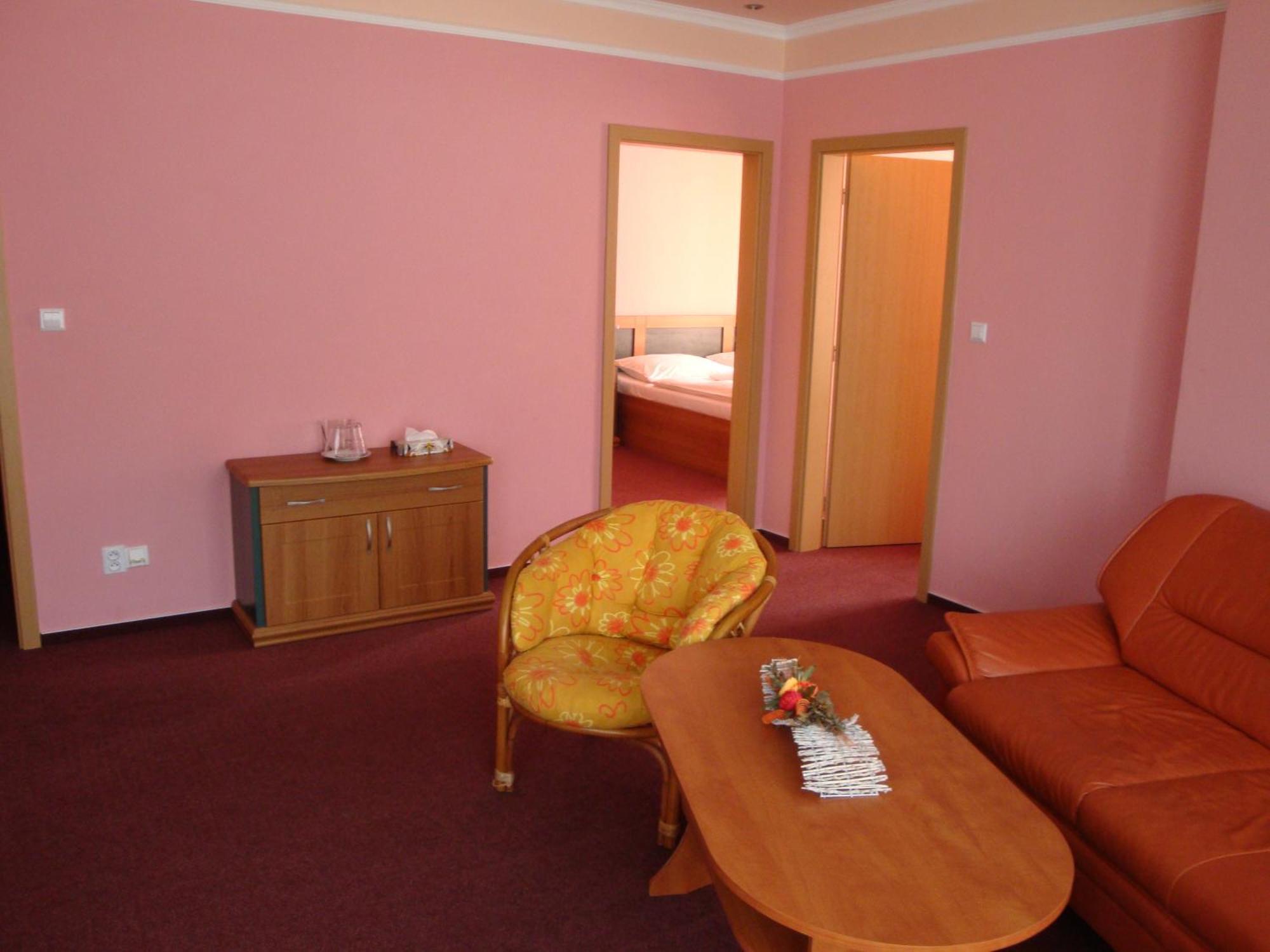 Lazne Evzenie Hotel Klášterec nad Ohří Eksteriør billede